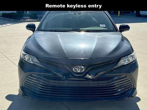 2019 Toyota Camry Hybrid LE