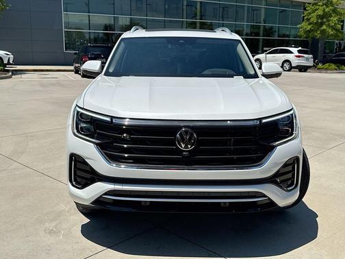 Pure White 2024 Volkswagen Atlas 2.0T SEL Premium R-Line 4MOTION