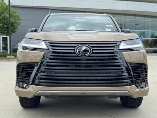 2025 Lexus LX 700h Overtrail