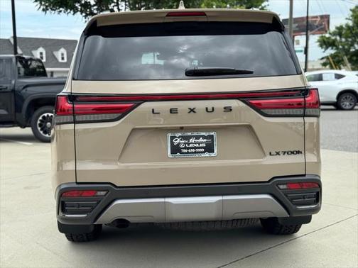 2025 Lexus LX 700h Overtrail