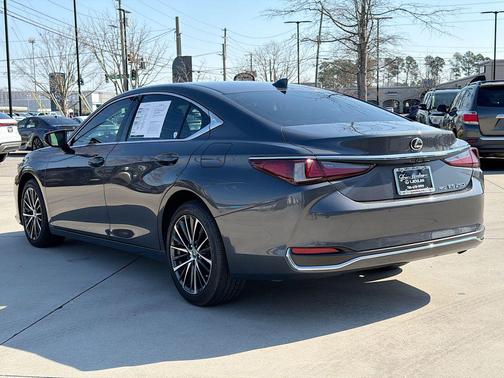 2023 Lexus ES 250 Base