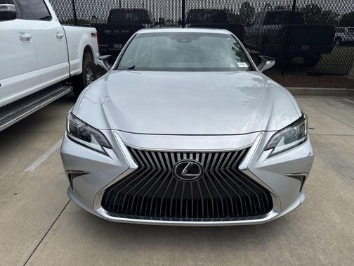 Silver Lining Metallic 2019 Lexus ES 350 Base
