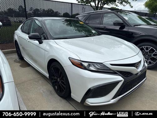 Wind Chill Pearl/Midnight Black Metallic 2023 Toyota Camry XSE