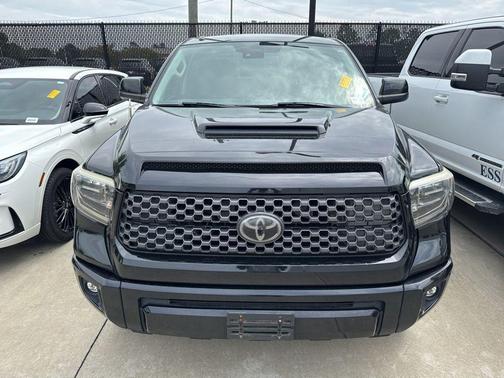 Midnight Black Metallic 2018 Toyota Tundra SR5