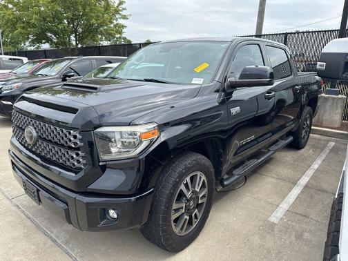 Midnight Black Metallic 2018 Toyota Tundra SR5