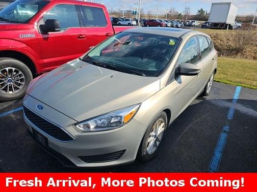 Photo 1 of 8 of 2016 Ford Focus SE