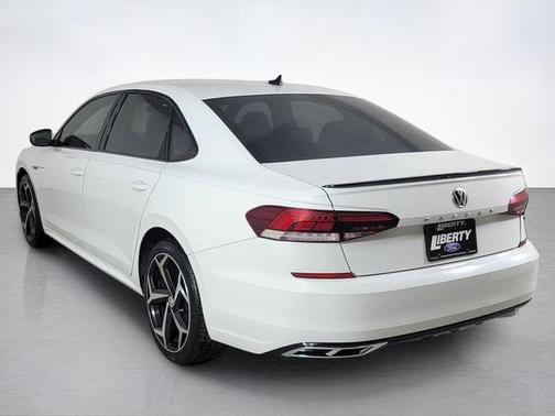 Pure White 2021 Volkswagen Passat 2.0T R-Line