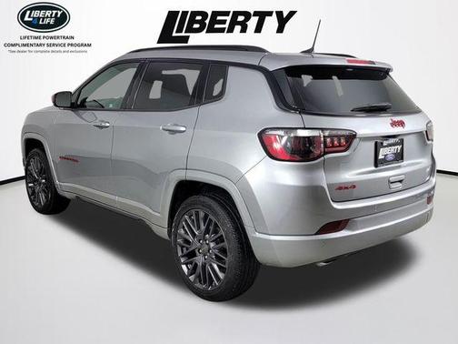 Billet Silver Metallic Clearcoat 2023 Jeep Compass (RED) Edition