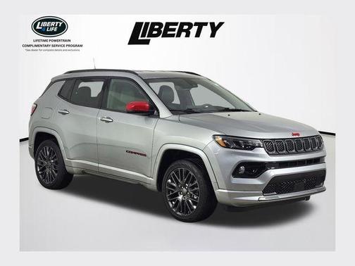 Billet Silver Metallic Clearcoat 2023 Jeep Compass (RED) Edition