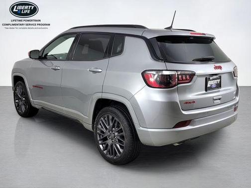 Billet Silver Metallic Clearcoat 2023 Jeep Compass (RED) Edition