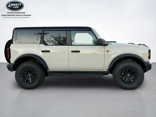Desert Sand 2026 Ford Bronco Badlands