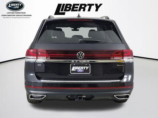 Deep Black Pearl Effect 2024 Volkswagen Atlas 2.0T SE