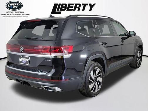 Deep Black Pearl Effect 2024 Volkswagen Atlas 2.0T SE