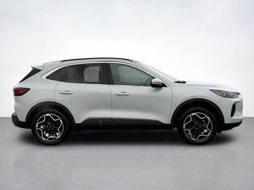 2026 Ford Escape Platinum