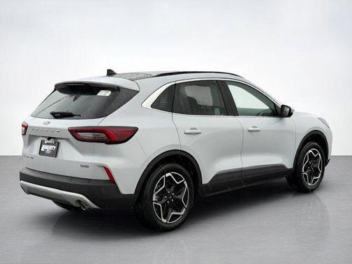 2026 Ford Escape Platinum