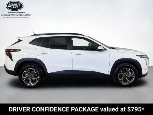 Summit White 2024 Chevrolet Trax LT