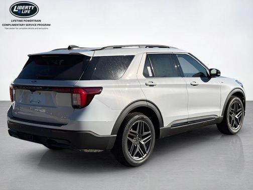 White Metallic 2026 Ford Explorer ST-Line