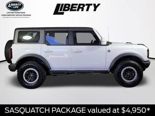 Oxford White 2023 Ford Bronco Outer Banks