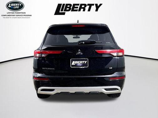 2023 Mitsubishi Outlander SE