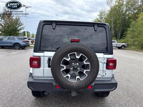Silver Zynith Clearcoat 2024 Jeep Wrangler Sahara
