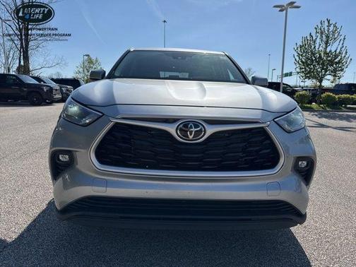 Celestial Silver Metallic 2023 Toyota Highlander LE