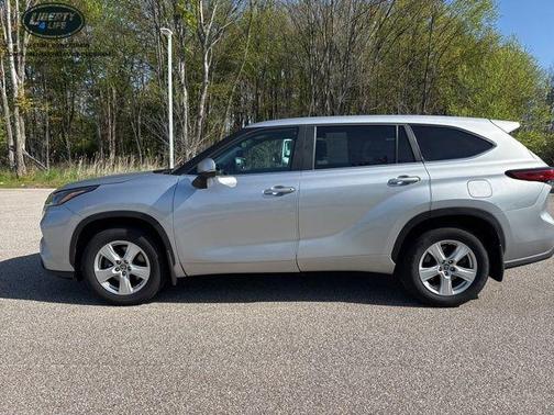 Celestial Silver Metallic 2023 Toyota Highlander LE