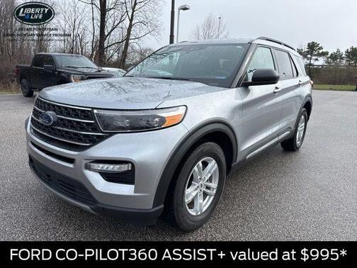 Iconic Silver Metallic 2024 Ford Explorer XLT