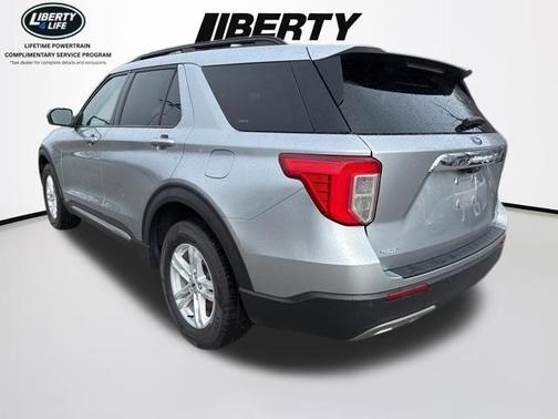 Iconic Silver Metallic 2024 Ford Explorer XLT
