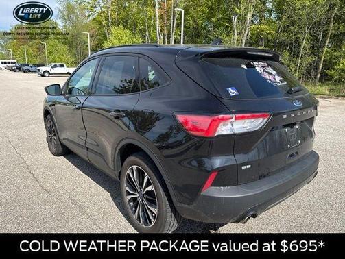 Agate Black Metallic 2022 Ford Escape SE