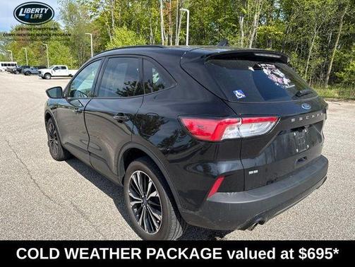 Agate Black Metallic 2022 Ford Escape SE