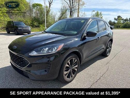 Agate Black Metallic 2022 Ford Escape SE