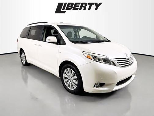 2017 Toyota Sienna XLE