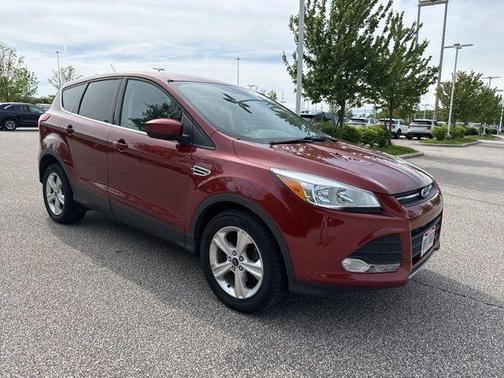 Sunset 2016 Ford Escape SE