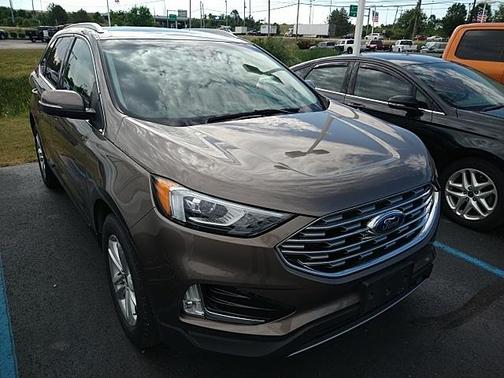 Photo 3 of 8 of 2019 Ford Edge SEL