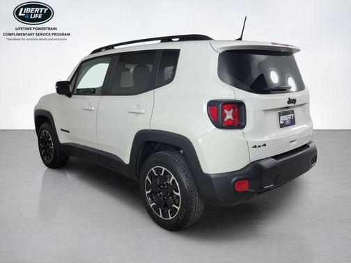 Alpine White Clearcoat 2023 Jeep Renegade Latitude