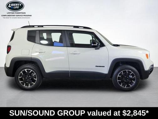 Alpine White Clearcoat 2023 Jeep Renegade Latitude