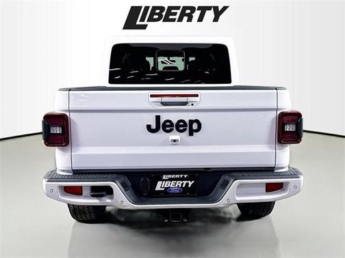 2022 Jeep Gladiator Overland