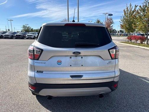 Ingot Silver Metallic 2017 Ford Escape SE
