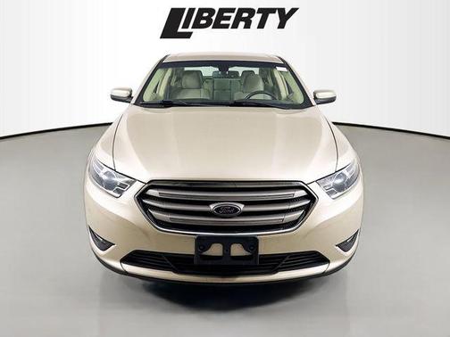 2018 Ford Taurus SEL