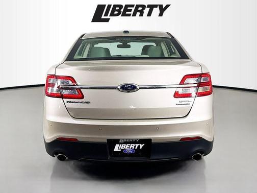 2018 Ford Taurus SEL