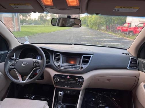 2016 Hyundai TUCSON SE