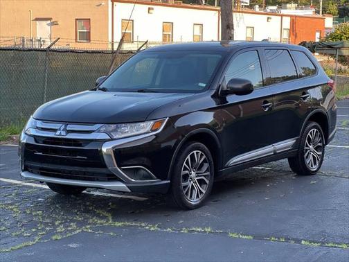 2018 Mitsubishi Outlander ES