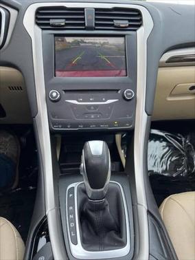 2015 Ford Fusion Hybrid SE