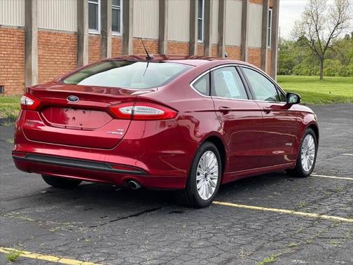 2015 Ford Fusion Hybrid SE