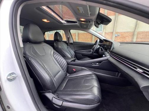 2021 Hyundai ELANTRA Limited