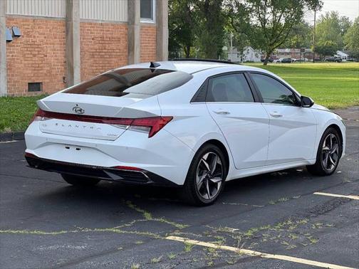 2021 Hyundai ELANTRA Limited