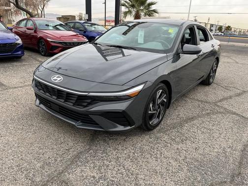 2025 Hyundai ELANTRA Limited