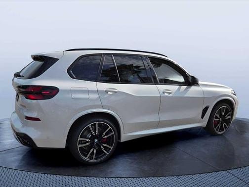 Mineral White Metallic 2026 BMW X5 M60i