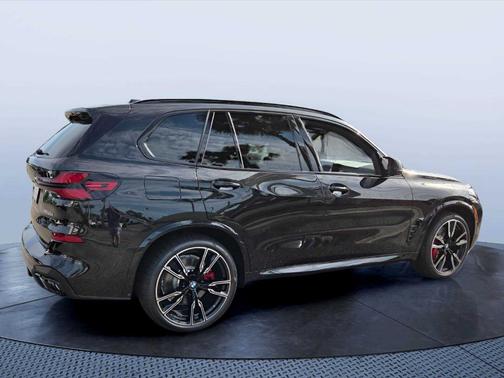 Black Sapphire Metallic 2026 BMW X5 M60i