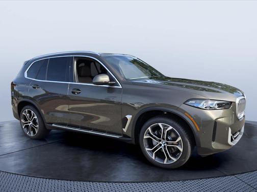 Manhattan Green Metallic 2026 BMW X5 sDrive40i